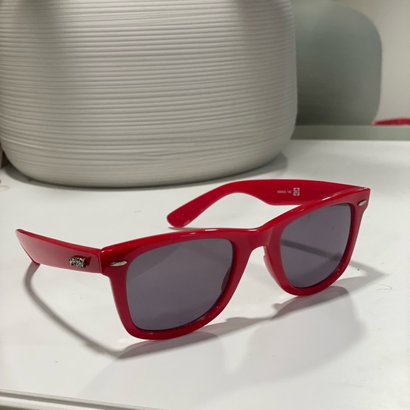 COPY - Krew sunglasses in red. Like new condition - Picture 3 of 3